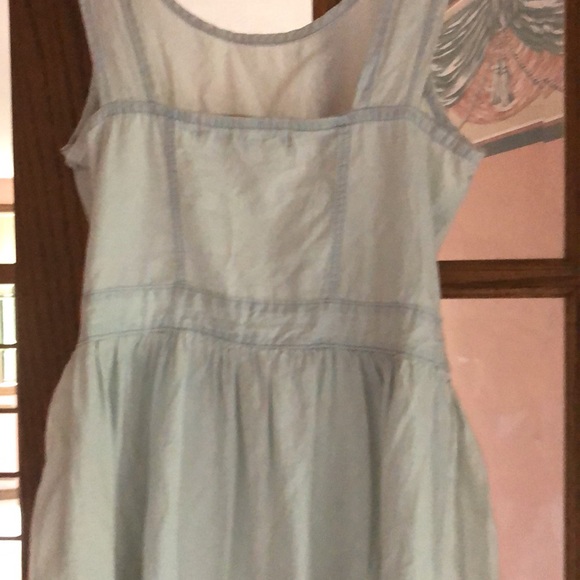 2/30🌻Beautiful soft denim dress embroidered hem Sz M - Picture 7 of 8